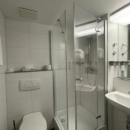 Hotel Advantage
