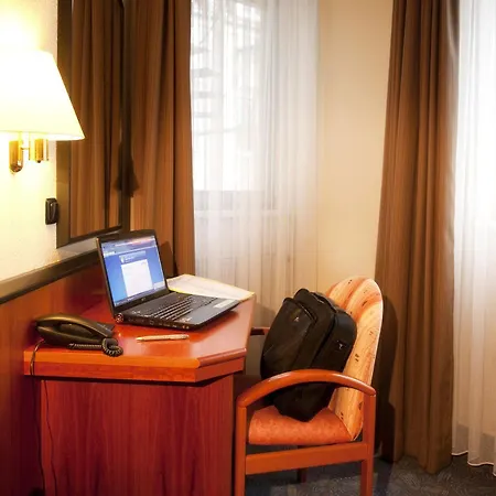 Hotel Advantage 3*